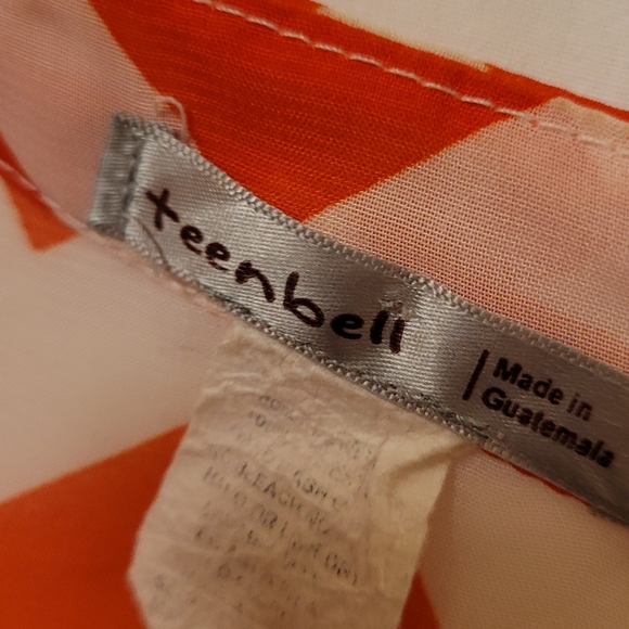 Pretty light summer top - Picture 3 of 3